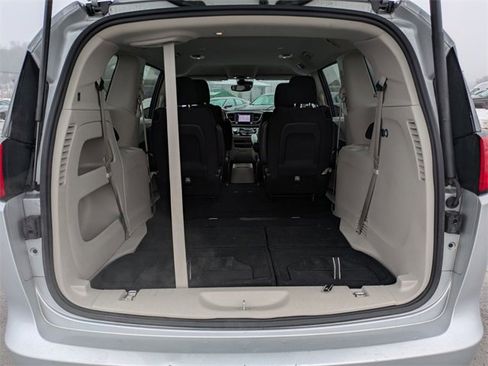 Used 2023 Chrysler Voyager LX image 19