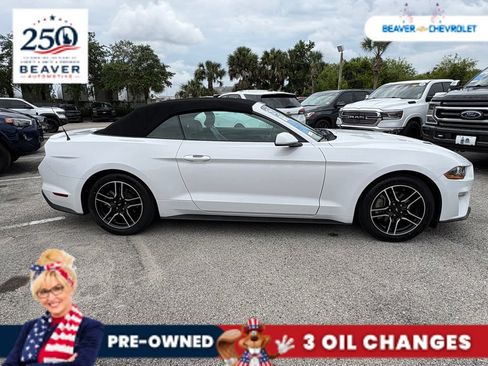 Used 2021 Ford Mustang Premium RWD image 8