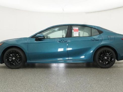 New 2026 Toyota Camry SE image 9