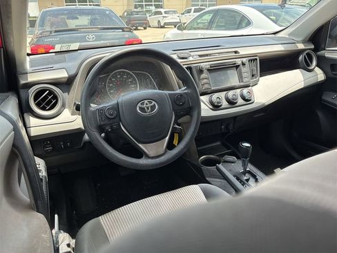 Used 2013 Toyota RAV4 LE FWD image 9