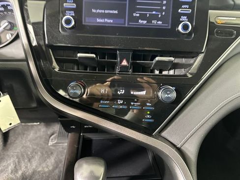 Used 2024 Toyota Camry SE image 23