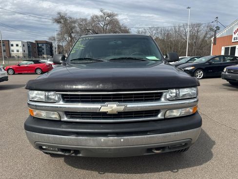 Used 2002 Chevrolet Suburban LS w/ Trailer Pkg image 2