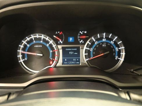 Used 2018 Toyota 4Runner SR5 image 10