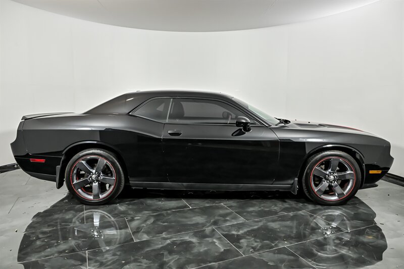 Used 2013 Dodge Challenger R/T Plus RWD image 10