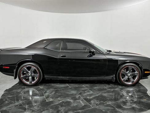 Used 2013 Dodge Challenger R/T Plus RWD image 10