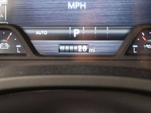Used 2026 RAM 1500 Laramie AWD/4WD image 34