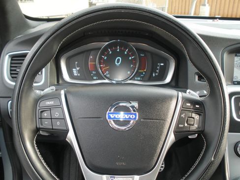 Used 2015 Volvo S60 T6 R-Design Platinum image 39