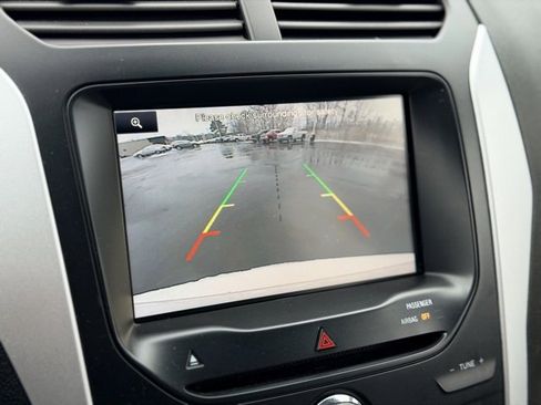 Used 2015 Ford Explorer XLT w/ Equipment Group 202A image 12