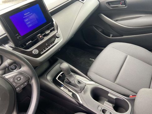 Used 2025 Toyota Corolla LE w/ Convenience Package FWD image 28