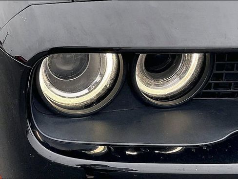 Used 2015 Dodge Challenger SRT Hellcat image 23