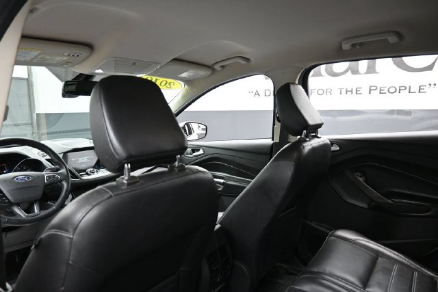 Used 2019 Ford Escape Titanium AWD/4WD image 25