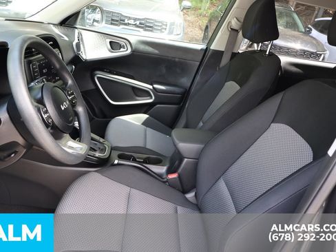 Used 2025 Kia Soul LX w/ LX Technology Package FWD image 15