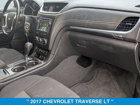 Used 2017 Chevrolet Traverse LT image 38