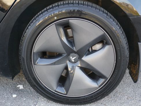 Used 2018 Tesla Model 3 Long Range AWD/4WD image 9