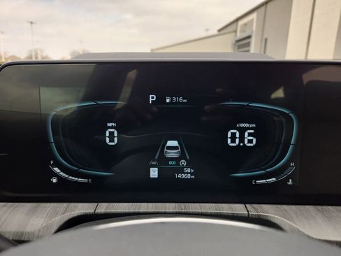 Certified 2025 Kia Telluride EX w/ EX Captain's Chair Package image 33