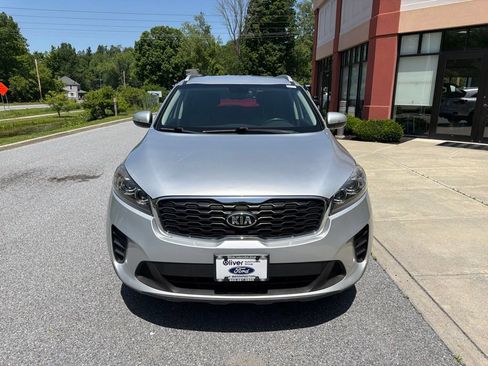 Used 2019 Kia Sorento AWD w/ LX Convenience Package image 2