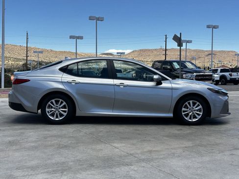 Used 2025 Toyota Camry LE FWD image 9