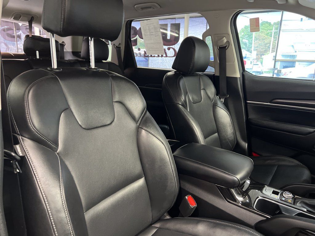 Used 2023 Kia Telluride LX AWD/4WD image 37