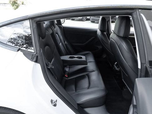 Used 2022 Tesla Model 3 Long Range AWD/4WD image 37