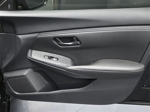 Used 2025 Nissan Sentra S image 32