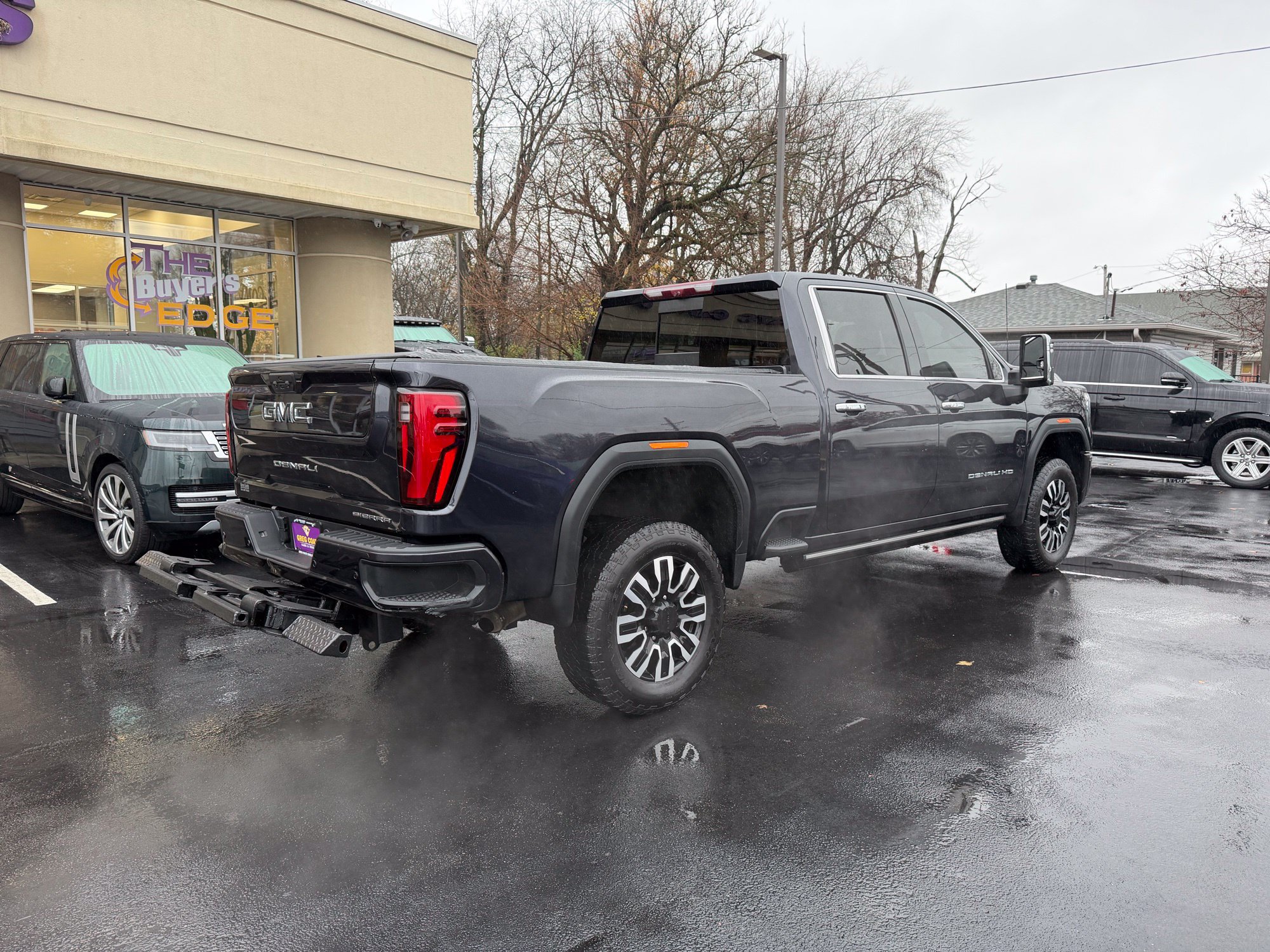 Used 2024 GMC Sierra 3500 Denali Ultimate AWD/4WD image 6