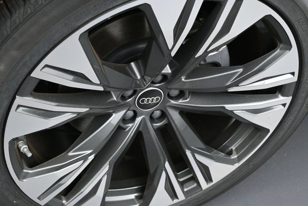 New 2027 Audi Q8 Premium Plus AWD/4WD image 21