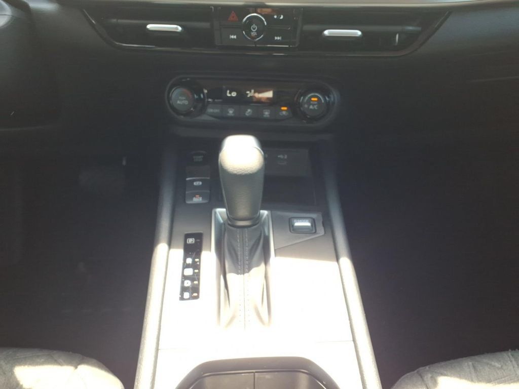 Used 2026 Nissan Kicks SV FWD image 11