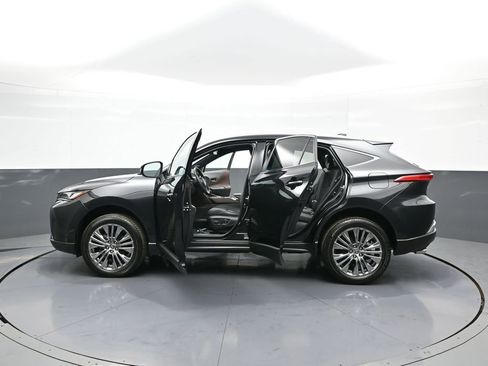 Certified 2023 Toyota Venza Limited image 42