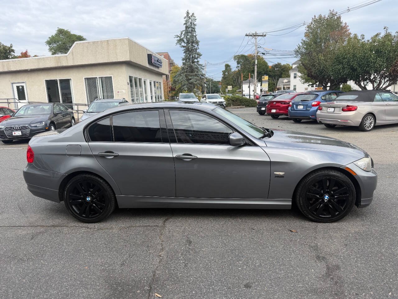 Used 2011 BMW 335i xDrive Sedan AWD/4WD image 8
