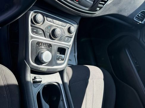 Used 2015 Chrysler 200 Limited w/ Convenience Group image 15