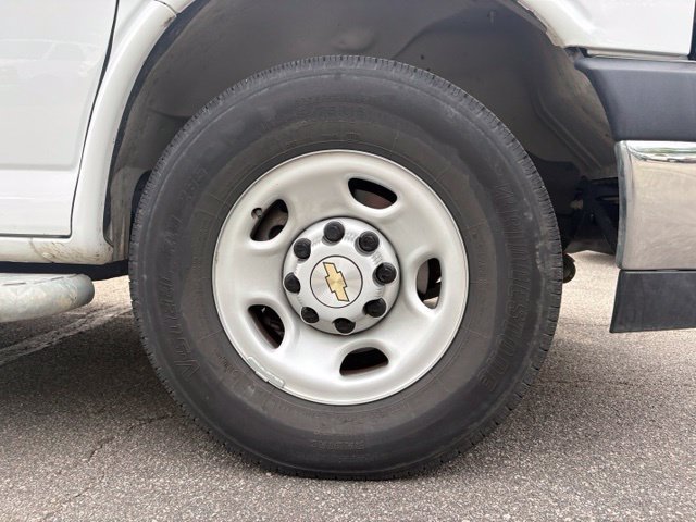 Used 2025 Chevrolet Express 2500 w/ Driver Convenience Package RWD image 20