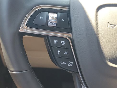 Used 2019 Lincoln Nautilus Reserve FWD image 23