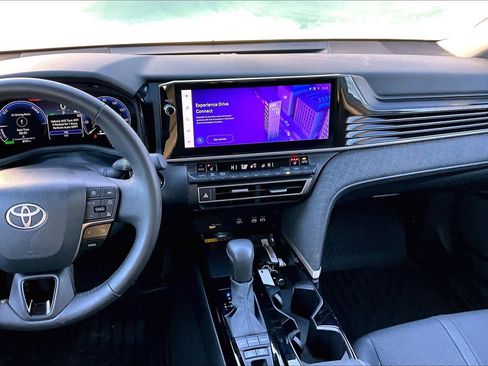 Certified 2025 Toyota Camry XLE image 6