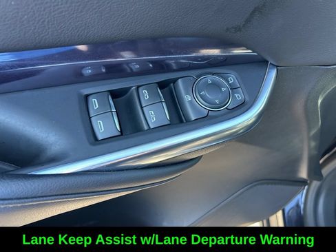 Used 2023 Cadillac XT4 Luxury w/ Cold Weather Package FWD image 35