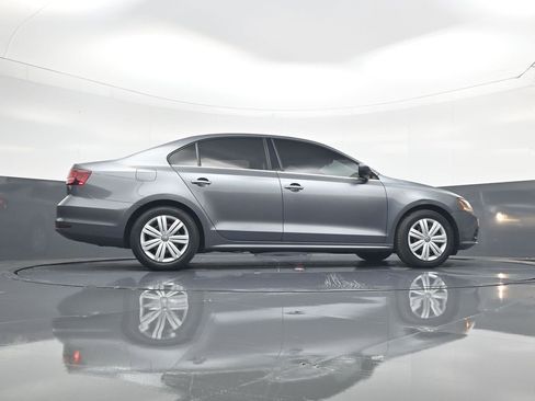 Used 2017 Volkswagen Jetta S image 23