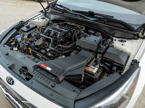 Used 2019 Kia Cadenza Premium image 52