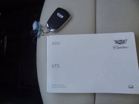 Used 2020 Cadillac XT5 Premium Luxury image 39