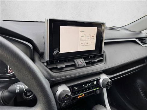 Used 2025 Toyota RAV4 XLE image 13