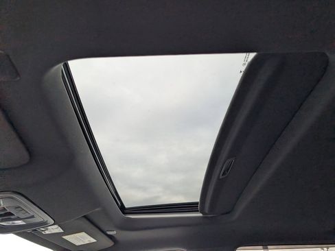 Used 2020 Chevrolet Silverado 1500 High Country w/ Technology Package image 11