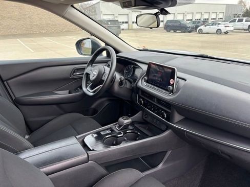 Used 2024 Nissan Rogue S image 17