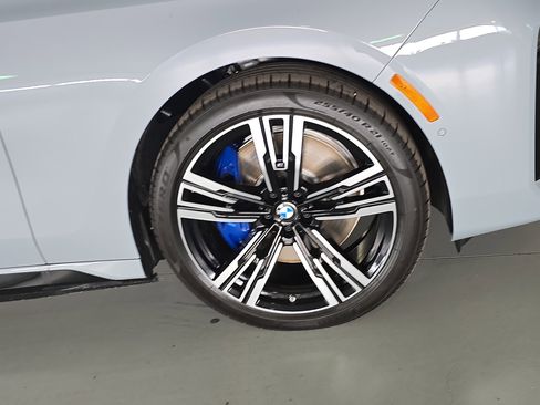 New 2026 BMW i7 xDrive60 w/ Executive Package image 35