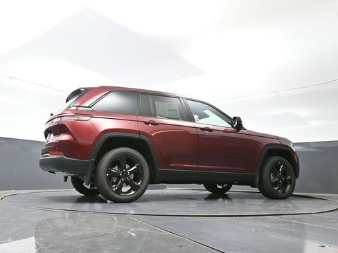New 2025 Jeep Grand Cherokee Altitude w/ Trailer Tow Package image 46