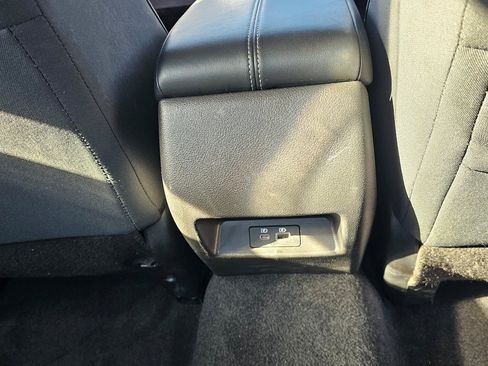 Used 2025 Nissan Altima 2.5 SV FWD image 11