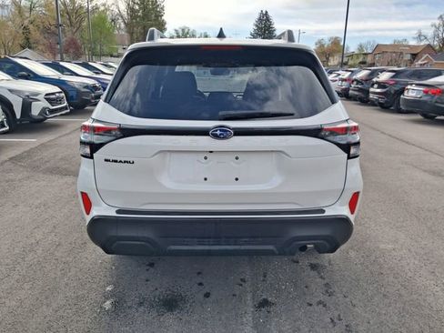Used 2025 Subaru Forester Premium w/ Convenience Package #2 image 4