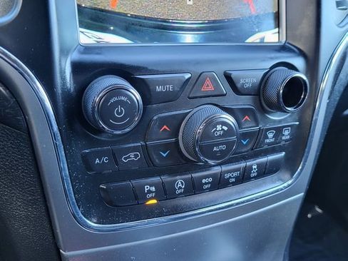 Used 2018 Jeep Grand Cherokee Altitude image 23