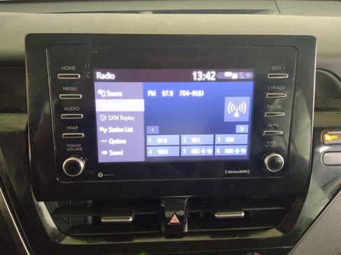 Used 2021 Toyota Camry LE image 25