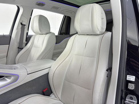 Used 2023 Mercedes-Benz Maybach GLS 600 4MATIC image 52