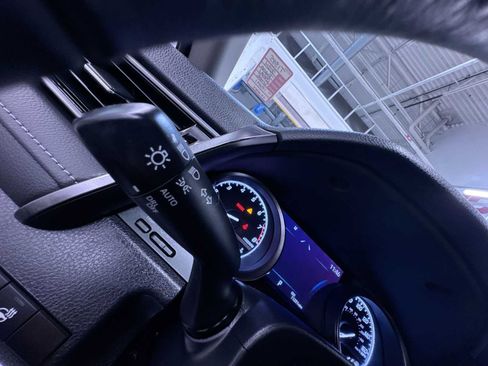 Used 2024 Toyota Camry SE image 18