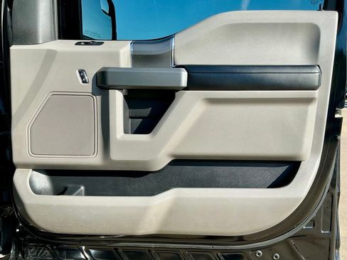 Used 2017 Ford F150 XLT w/ Equipment Group 302A Luxury image 23