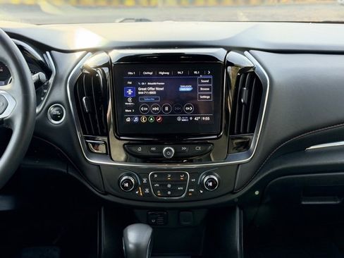 Used 2023 Chevrolet Traverse RS image 25